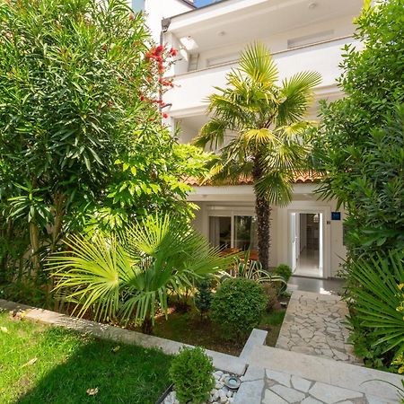 Modern apartment Zen with private garden Poreč Buitenkant foto