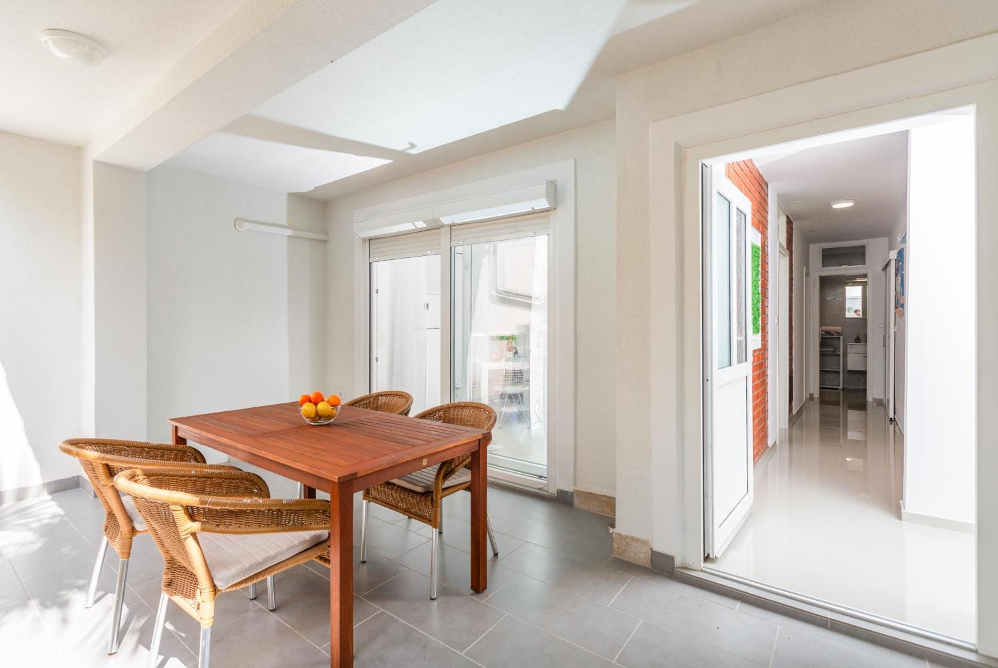 Modern apartment Zen with private garden Poreč Buitenkant foto