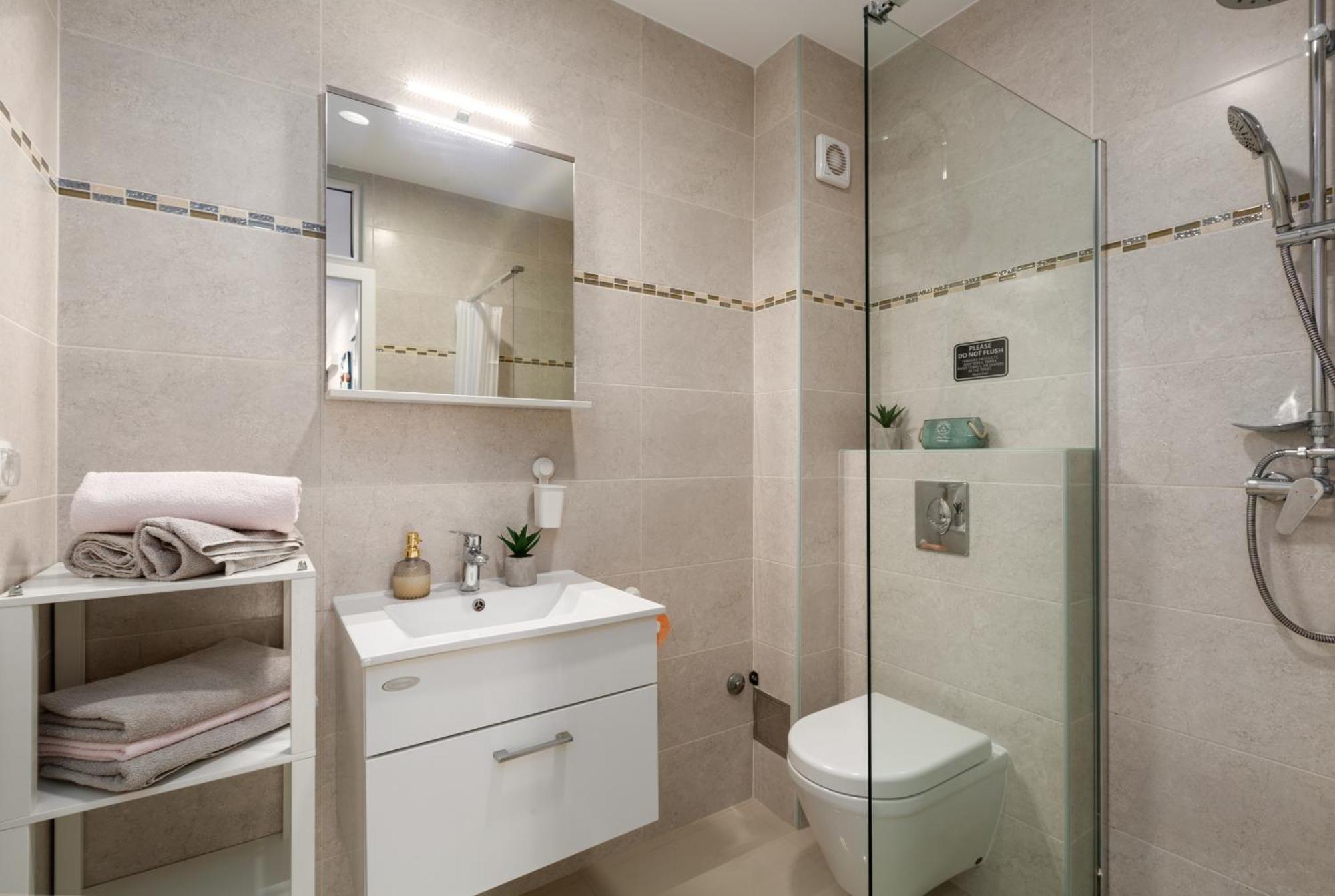 Modern apartment Zen with private garden Poreč Buitenkant foto