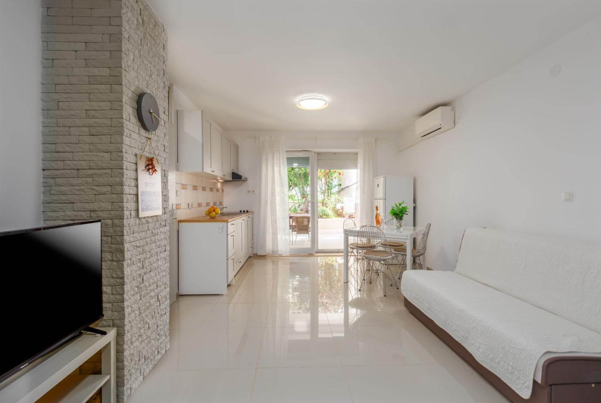 Modern apartment Zen with private garden Poreč Buitenkant foto