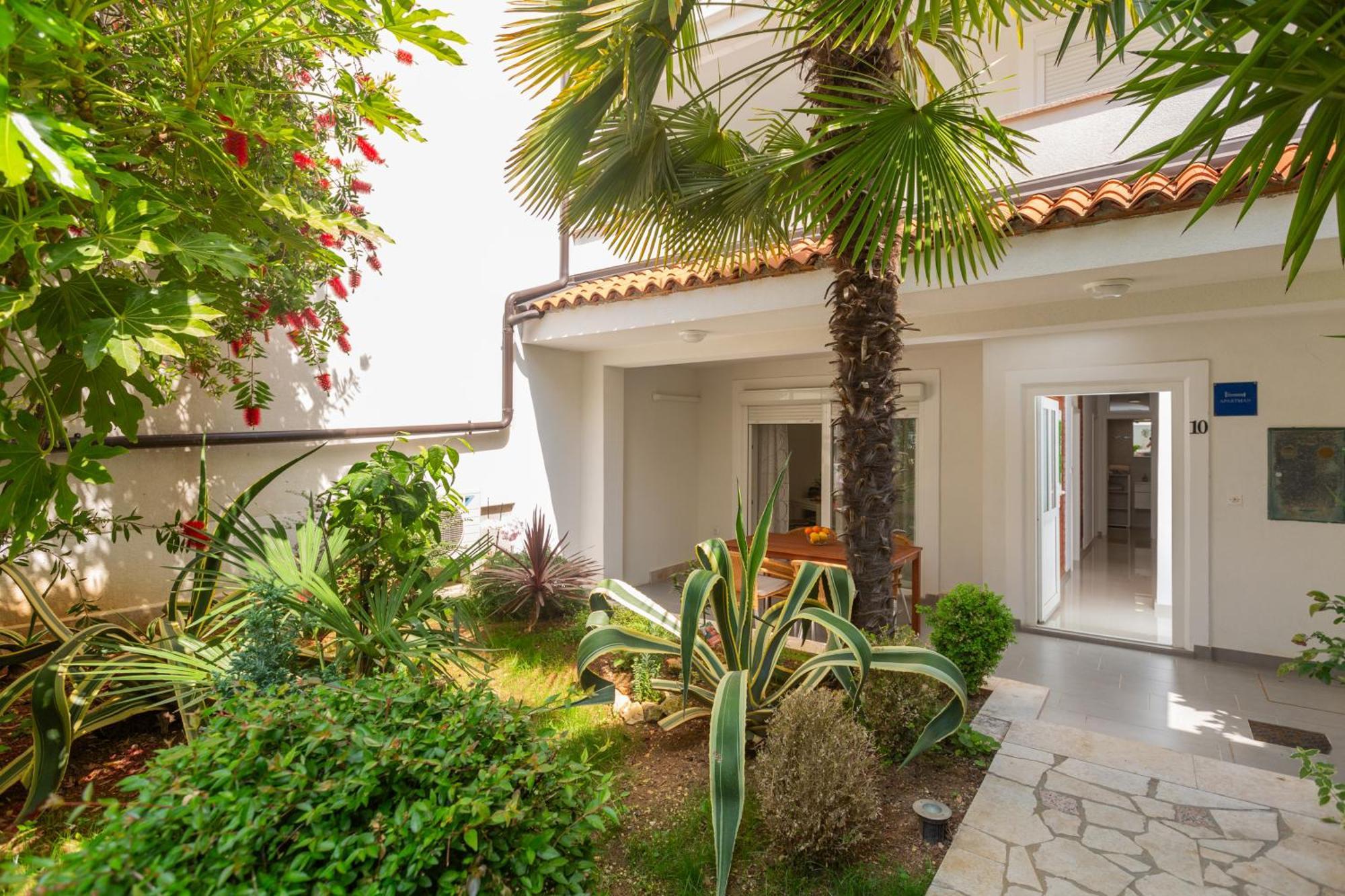 Modern apartment Zen with private garden Poreč Buitenkant foto